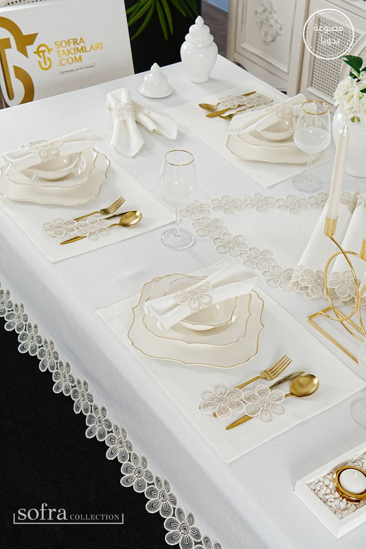 طقم مفارش سفرة مزين بدانتيل ذهبى - موديل فونيا – شامل المناديل - ٣٨ قطعة – ١٢ شخص - قماش كتان مقاوم للبقع