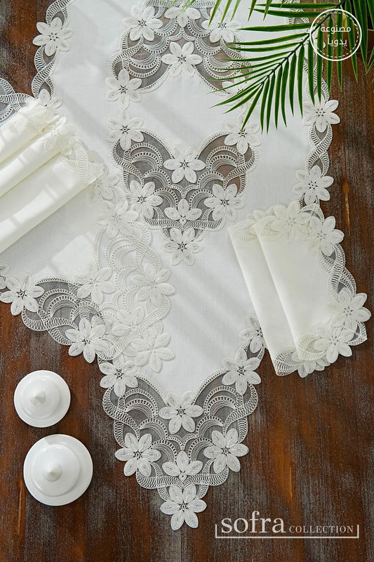 طقم مفارش صالون  ٥ قطع مزين بدانتيل اوف وايت – موديل فريدة - قماش كتان فاخر مقاوم للبقع