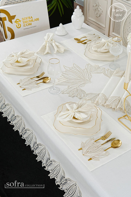 طقم مفارش سفرة كامل مزين بدانتيل بذهبى - موديل كاكتوس  – ٣٨ قطعة – ١٢ شخص - قماش كتان مقاوم للبقع