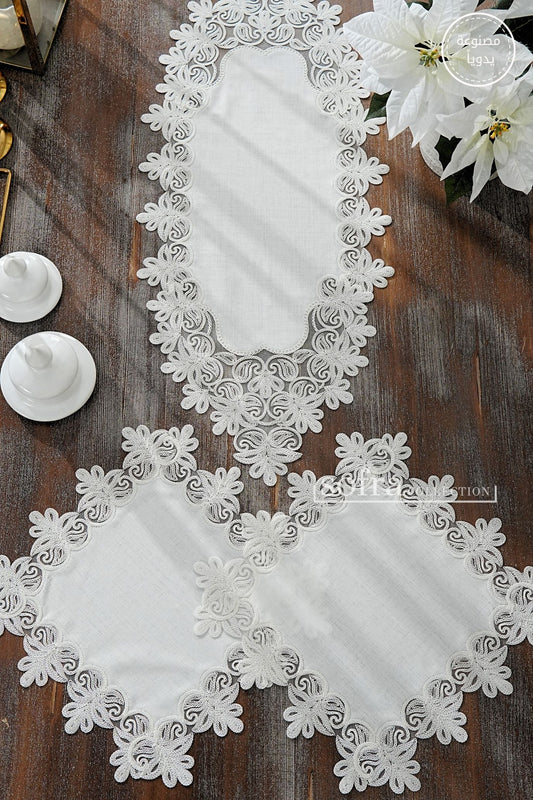 طقم مفارش ٣ قطع مزين بدانتيل اوف وايت – موديل لافندر- قماش كتان فاخر مقاوم للبقع