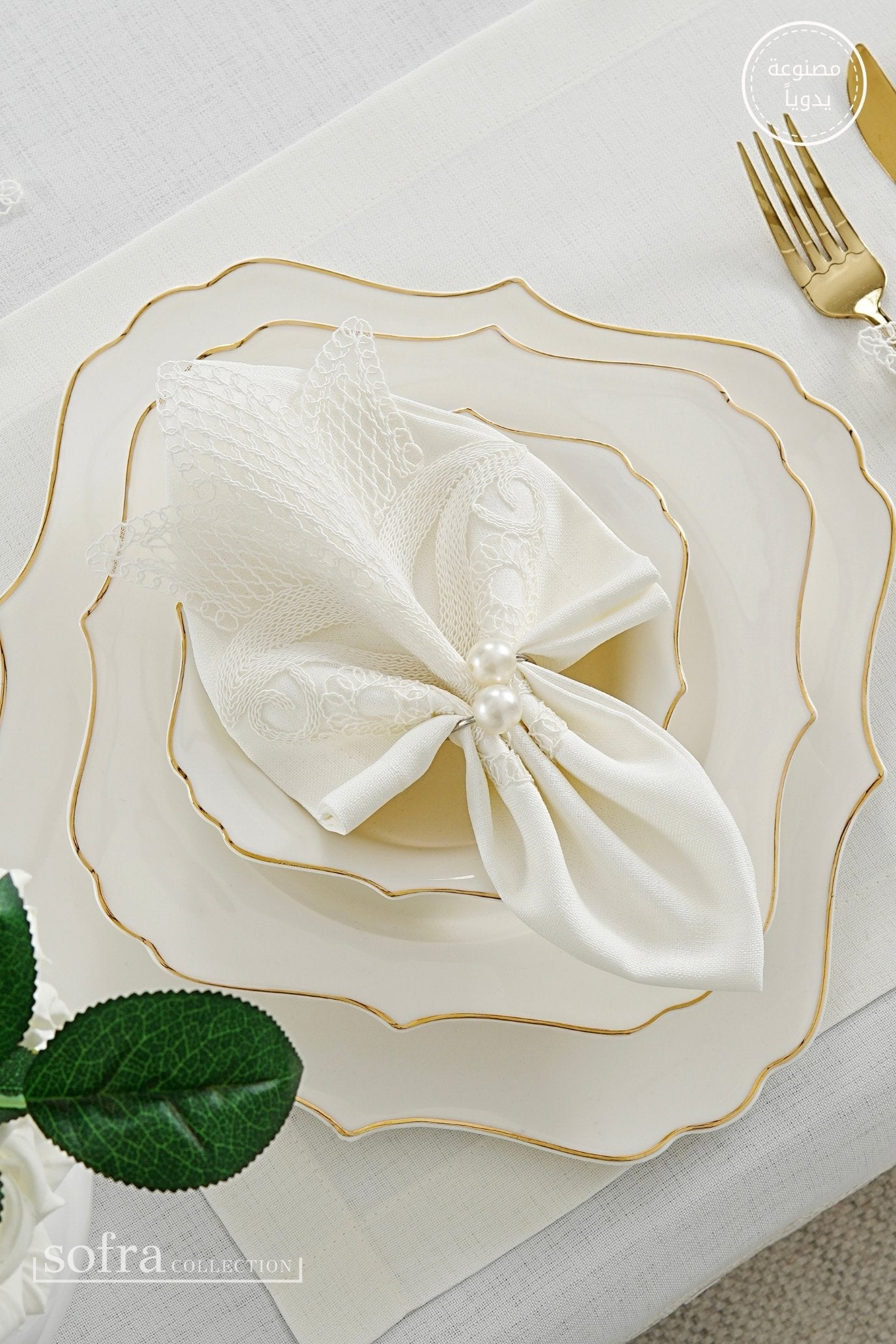 طقم مفارش سفرة كامل مزين بدانتيل اوف وايت - موديل لالى  – ٣٨ قطعة – ١٢ شخص - قماش كتان مقاوم للبقع