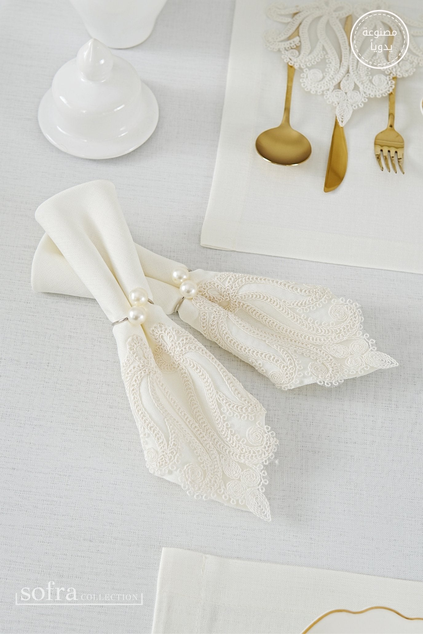 طقم مفارش سفرة كامل مزين بدانتيل اوف وايت - موديل لونا – ٣٨ قطعة – ١٢ شخص - قماش كتان مقاوم للبقع