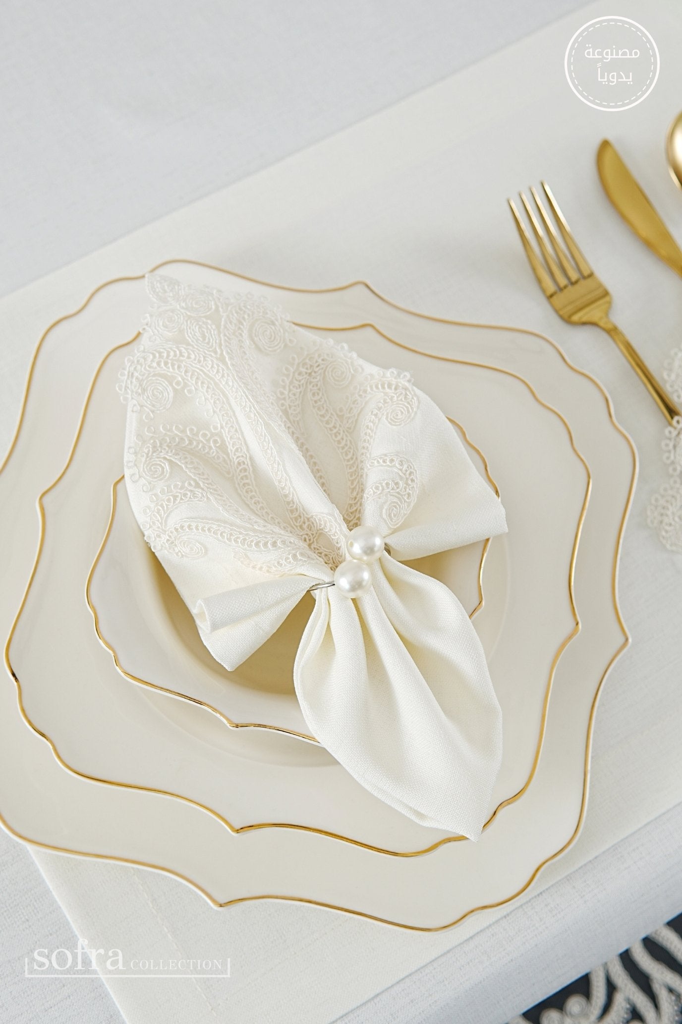 طقم مفارش سفرة كامل مزين بدانتيل اوف وايت - موديل لونا – ٣٨ قطعة – ١٢ شخص - قماش كتان مقاوم للبقع